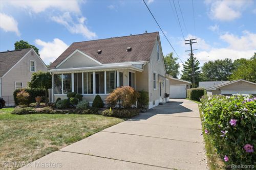 27031 W Huron River Dr, Flat Rock, MI, 48134-1157 | Card Image