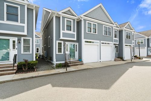 31-201 Main St, Woburn, MA, 01801-5058 | Card Image