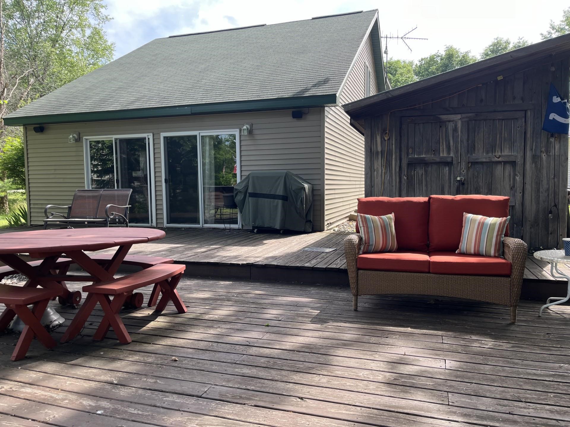 Huckleberry Trl, Farwell, MI 48622