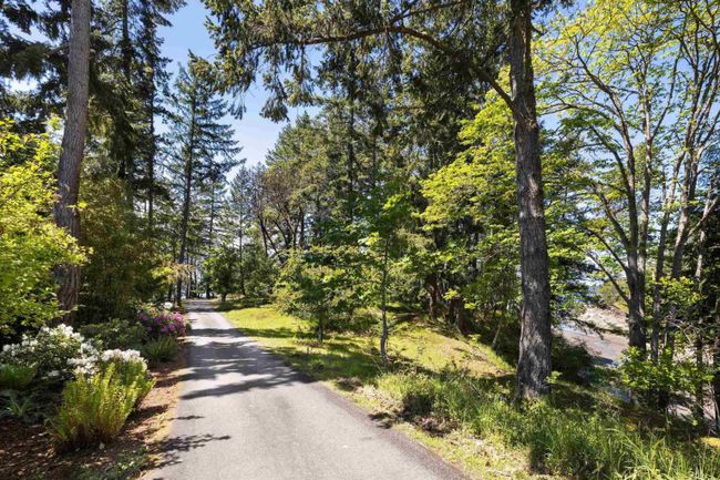 810 Sunset Drive, House other with 4 bedrooms, 4 bathrooms and 2 parking in Salt Spring Island BC | Image 4