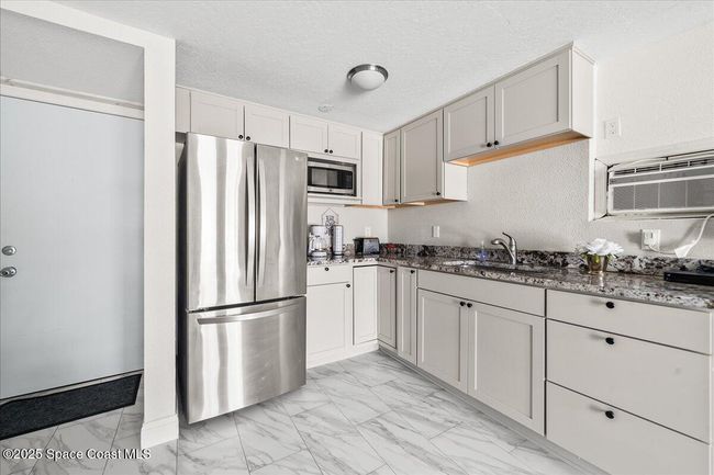 111 S Atlantic Ave, Home with 5 bedrooms, 4 bathrooms and null parking in COCOA BEACH FL | Image 11