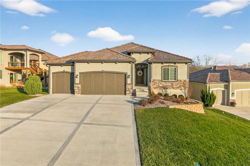 433 Coyle Ct, Lee's Summit, MO, 64002 | Card Image
