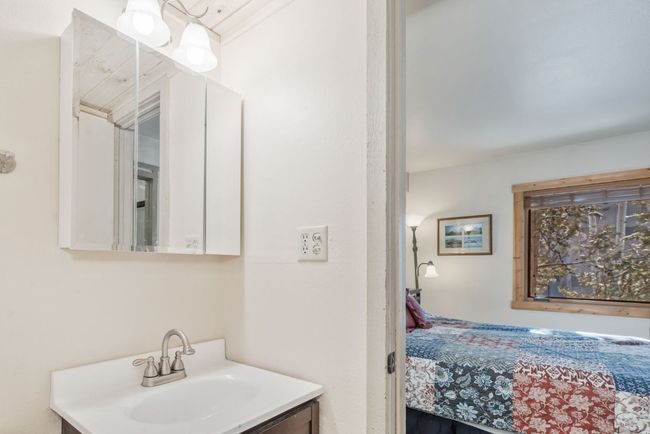 ensuite bath in the primary bedroom | Image 21
