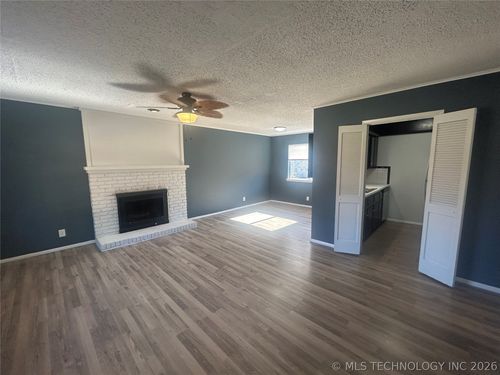 unit-d-4909 S Utica Ave, Tulsa, OK, 74105-4831 | Card Image