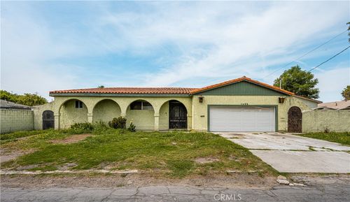 1405 S Center Ave, Compton, CA, 90220-4619 | Card Image