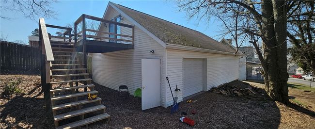 garage with apartment above | Image 47