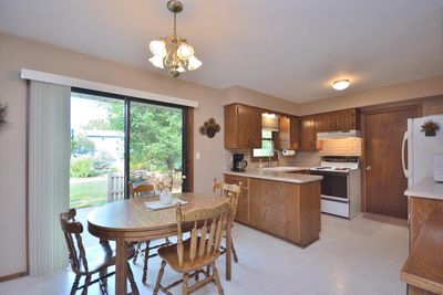 W224N2589 Springwood Lane, House other with 4 bedrooms, 1 bathrooms and null parking in PEWAUKEE WI | Image 3