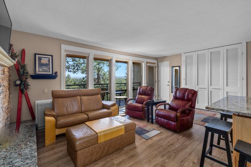 617-18575 Sw Century Dr, Bend, OR, 97702-1950 | Card Image