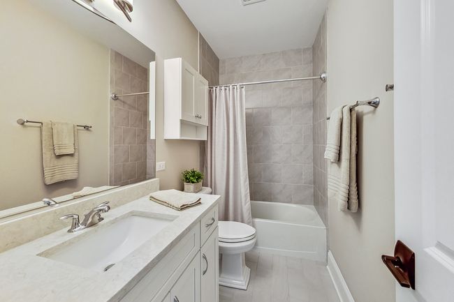 2811 Parkside Cir, House other with 3 bedrooms, 3 bathrooms and 2 parking in Glenview IL | Image 25