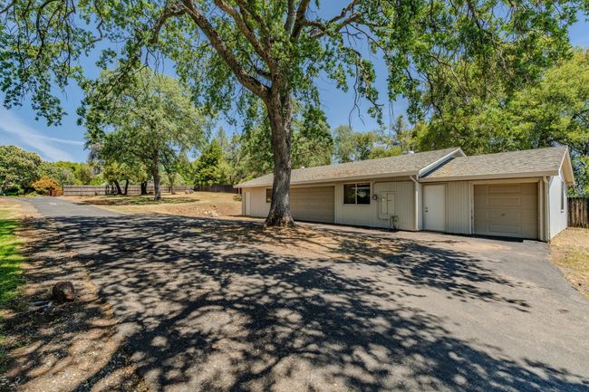 1800 Square Foot Garage | Image 54