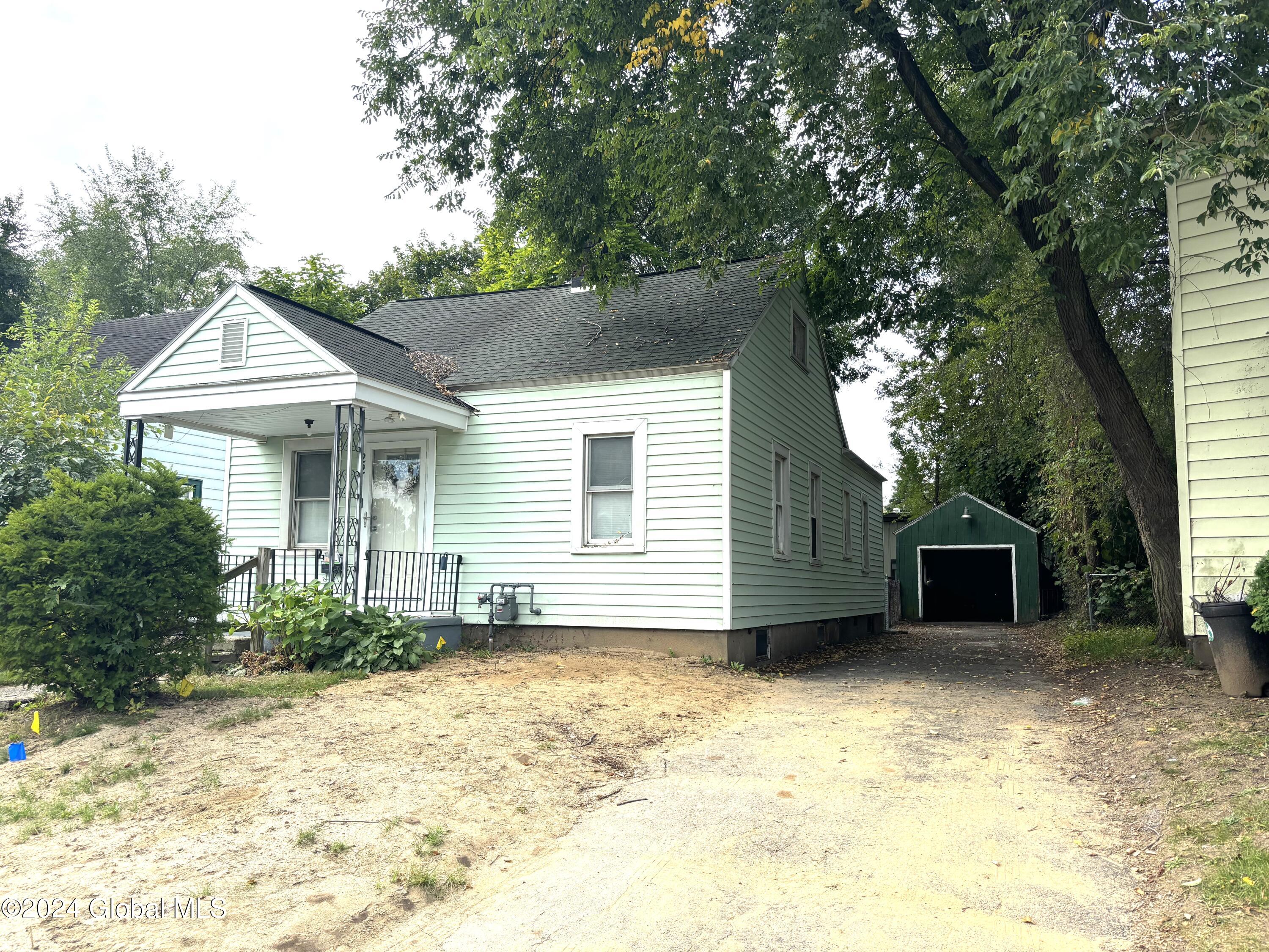 Woodside Ave, Albany, NY 12205