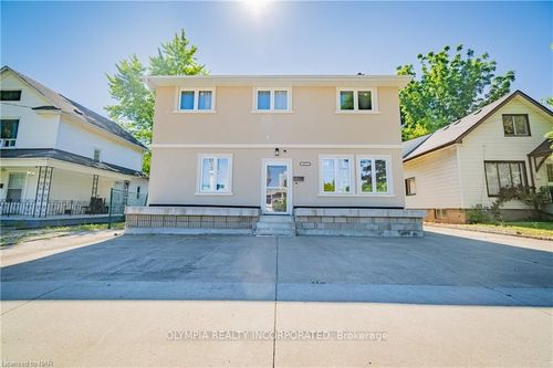 6571 Cleveland Ave, Niagara Falls, ON, L2G4A2 | Card Image