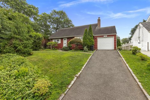 11 Glenwood Rd, Glen Head, NY, 11545-1311 | Card Image