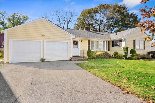 30 Marshall Way, Rumford, RI, 02916-1614 | Card Image