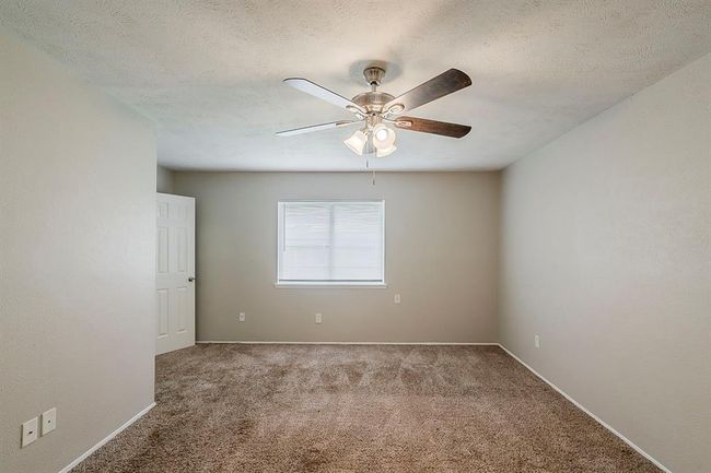 5802 Evening Shadows Ln, House other with 3 bedrooms, 2 bathrooms and 2 parking in Spring TX | Image 14