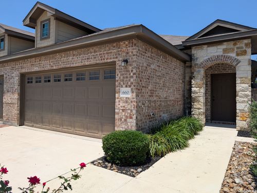 660 Creekside Cir, New Braunfels, TX, 78130 | Card Image