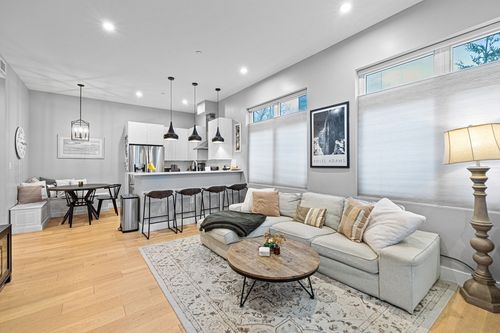 110-60 Cross St E, Somerville, MA, 02143 | Card Image