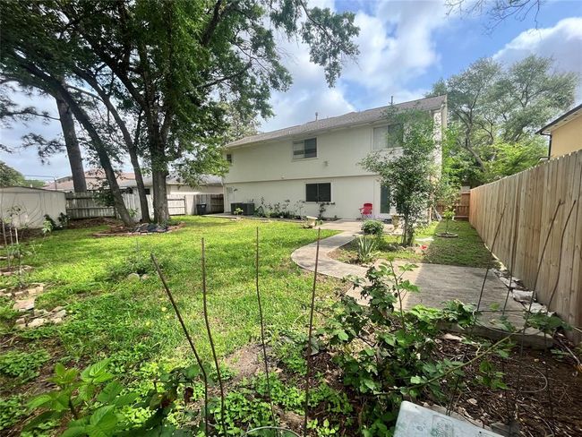 28723 Sedgefield St, House other with 5 bedrooms, 3 bathrooms and 2 parking in Spring TX | Image 4
