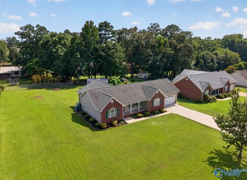 305 Sand Mountain Dr, Rainsville, AL, 35986-6607 | Card Image