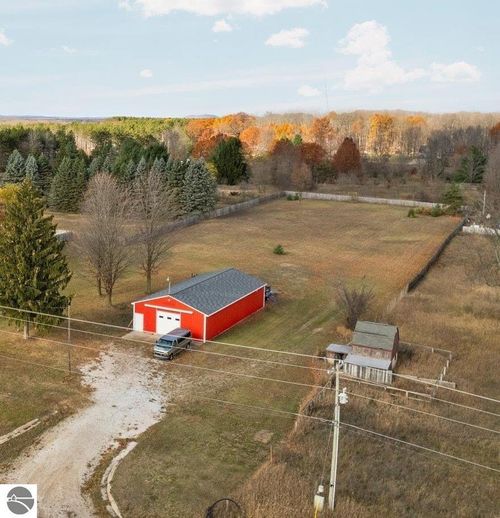 11844 Us Highway 31, Interlochen, MI, 49643-9365 | Card Image