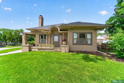 2370 Fontenelle Blvd, Omaha, NE, 68104-4558 | Card Image