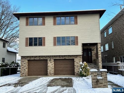 124 Johnson Ave, Wallington, NJ, 07057-2220 | Card Image