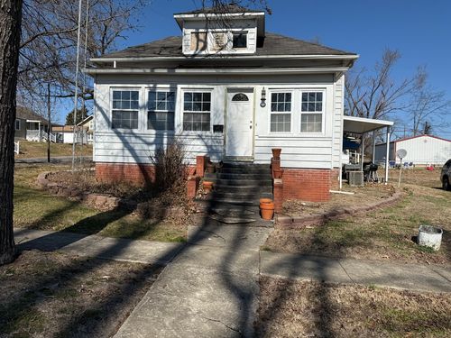 2000 1st St, Eldorado, IL, 62930-2106 | Card Image