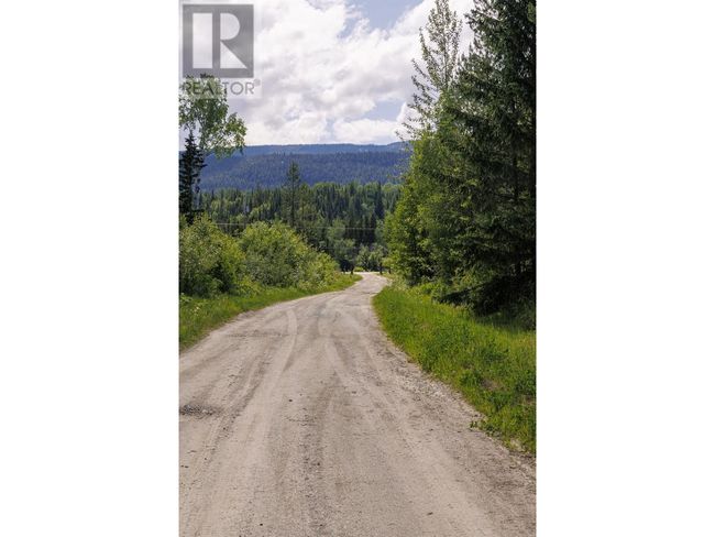 3180 Garrett Rd, Home with 0 bedrooms, 0 bathrooms and null parking in Mcbride BC | Image 5