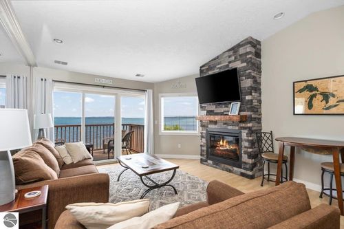 329-1995 Us-31 N, Traverse City, MI, 49686 | Card Image