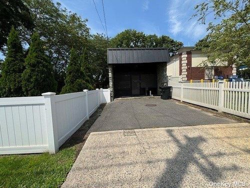 5355 Merrick Road, Oyster Bay, NY, 11758 | Card Image