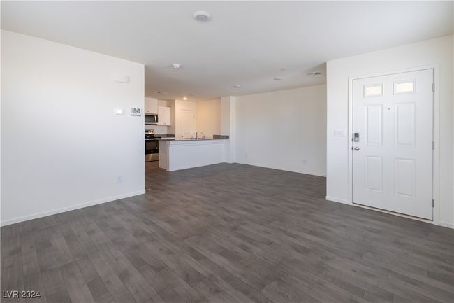 340 Summer Sparrow Ave, Townhouse with 3 bedrooms, 3 bathrooms and null parking in Henderson NV | Image 4