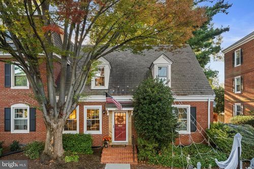 2153-4706 30th St S, ARLINGTON, VA, 22206-1502 | Card Image