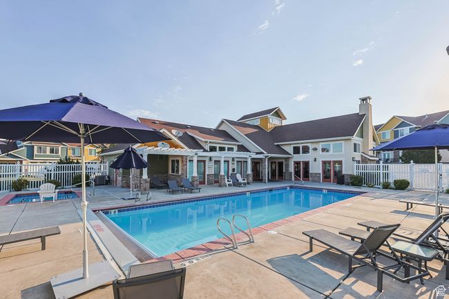1003 E Quarry View Way, Townhouse with 4 bedrooms, 3 bathrooms and 6 parking in Sandy UT | Image 45