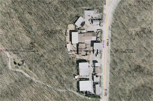 5837 29th Avenue Dr, Vinton, IA, 52349-9230 | Card Image