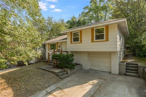 4835 N Manchester Ave, Kansas City, MO, 64119-4043 | Card Image