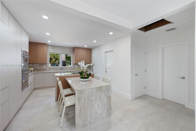 5211 Granada Blvd, House other with 4 bedrooms, 3 bathrooms and null parking in Coral Gables FL | Image 5
