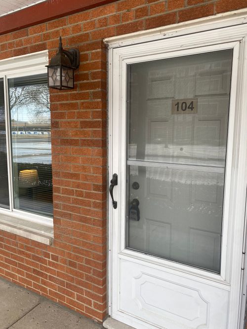 apt-104-2915 W 13 Mile Rd, Royal Oak, MI, 48073-2945 | Card Image