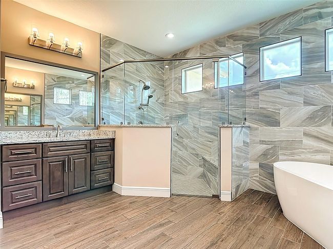 Owners Suite Bathroom | Image 43