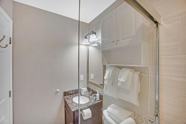 Guest bathroom | Image 29