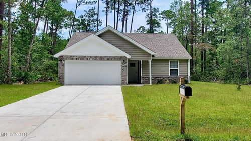 629 Oak St, Ocean Springs, MS, 39564-8929 | Card Image