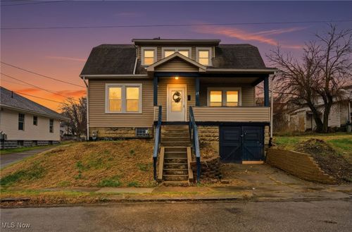 17 Ceramic Ave, Zanesville, OH, 43701-4551 | Card Image