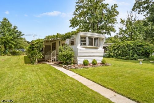 3 Carol Rd, Monmouth Junction, NJ, 08852-3331 | Card Image