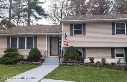 8 Fairview Dr, Copake, NY, 12516-1106 | Card Image