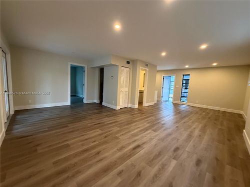 1-126 Ne 19th Ave, Pompano Beach, FL, 33060-6739 | Card Image