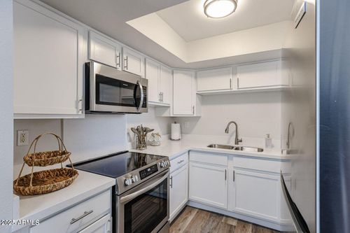 257-8260 E Arabian Trl, Scottsdale, AZ, 85258-1849 | Card Image