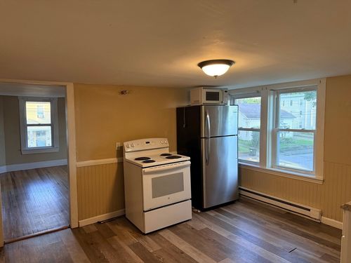 2l-31 Prospect St, Webster, MA, 01570-2463 | Card Image