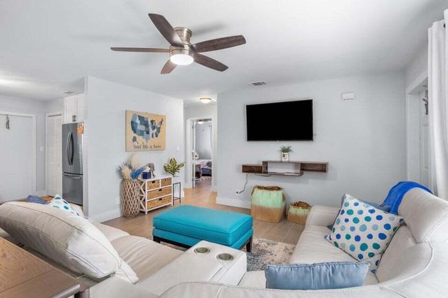 2013 Wilkins Ave, Townhouse with 2 bedrooms, 1 bathrooms and null parking in West Palm Beach FL | Image 8