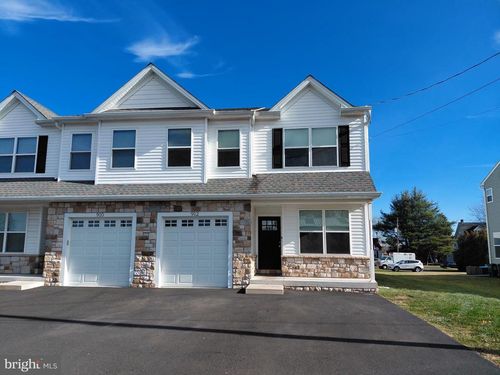 912 Cemetery Rd, QUAKERTOWN, PA, 18951-1389 | Card Image