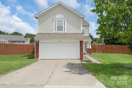 15210 Pangborn Pl, Charlotte, NC, 28278-7276 | Card Image