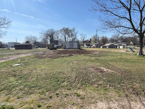 211 Merchant St, Oswego, KS, 67356-1725 | Card Image